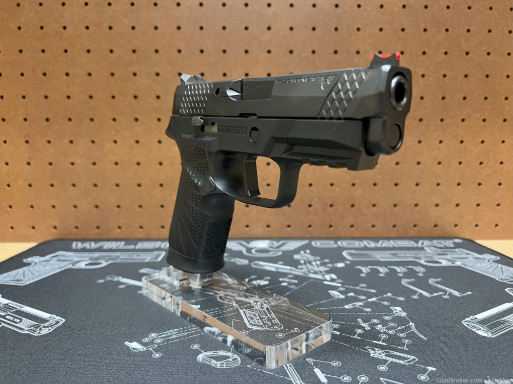 Wilson Combat / Sig Sauer WCP320 Carry 9mm w/Grayguns Action-img-4