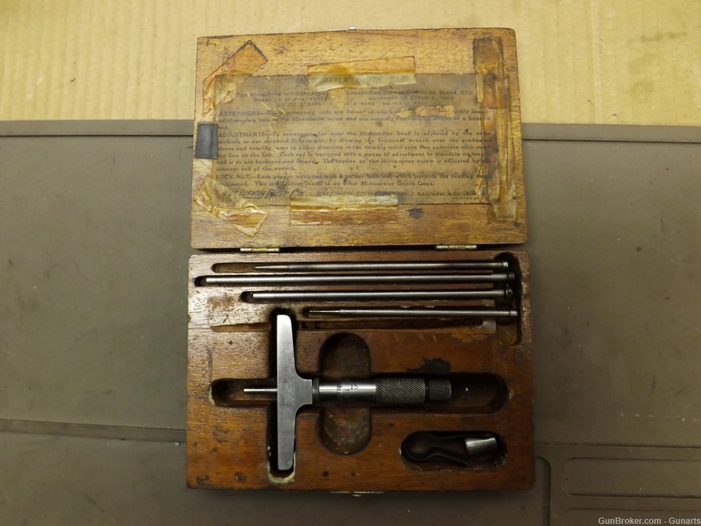 Micrometer depth gauge wooden box-img-0