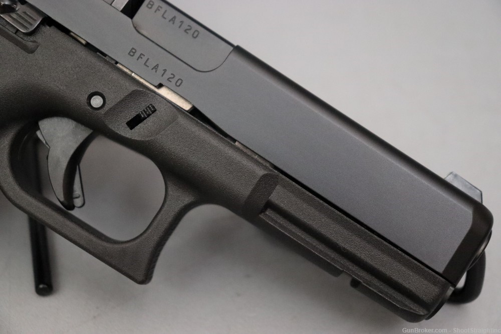 Glock 17 Gen5 9mm 4.49" w/Box-img-6