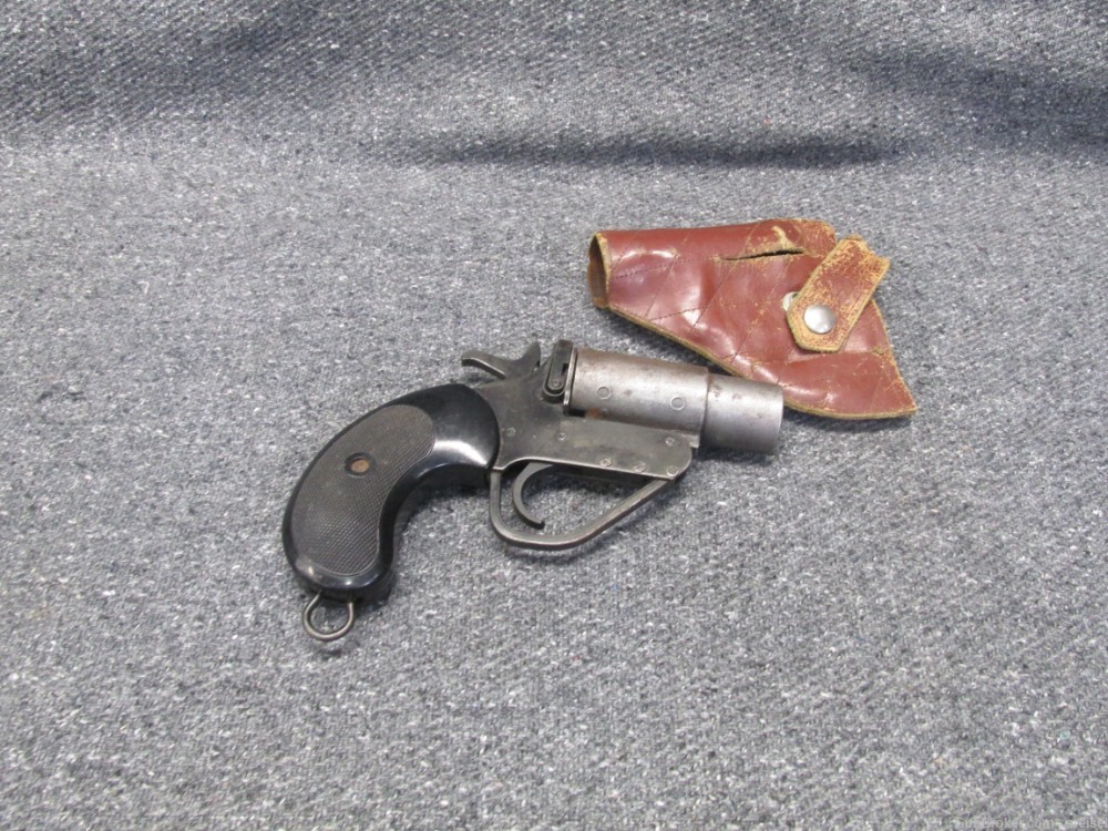 WWII BRITISH MK. 5 FLARE PISTOL IN 26.5mm CALIBER WITH LEATHER HOLSTER -img-0