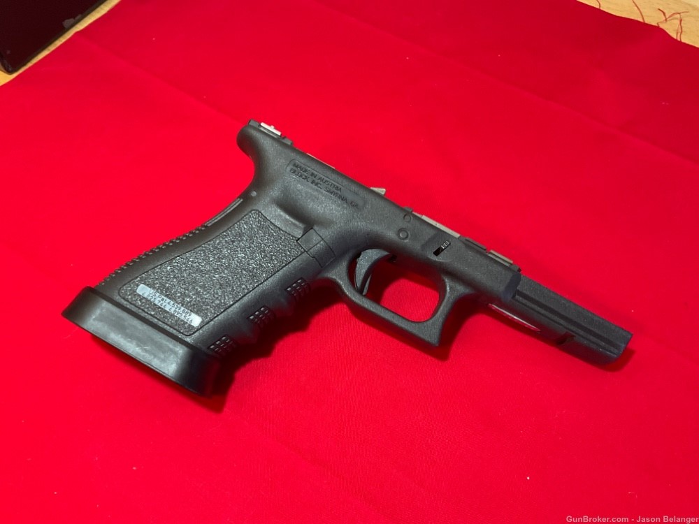 Glock 22 Gen 3 Frame with upgrades in Excellent Condition -img-2