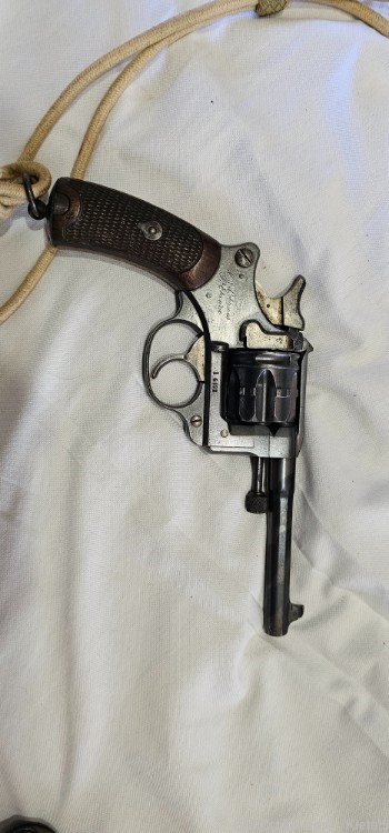 World War I French Revolver Pistol with Lanyard-img-0