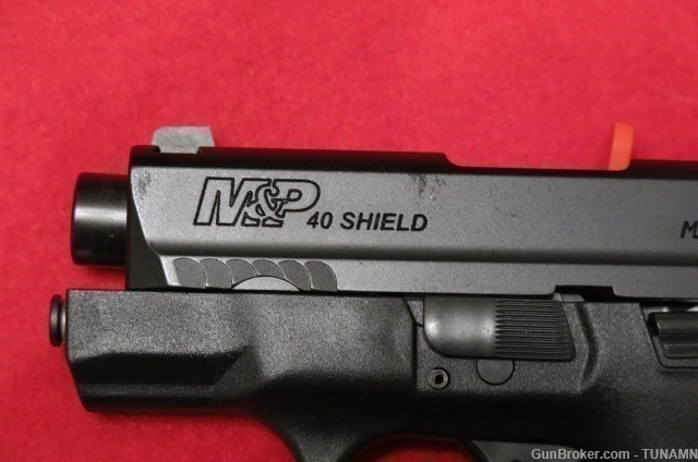 Smith&Wesson M&P Shield M 2.0 In 40 S&W Two Mags Compact 3"BBL New In Box -img-3