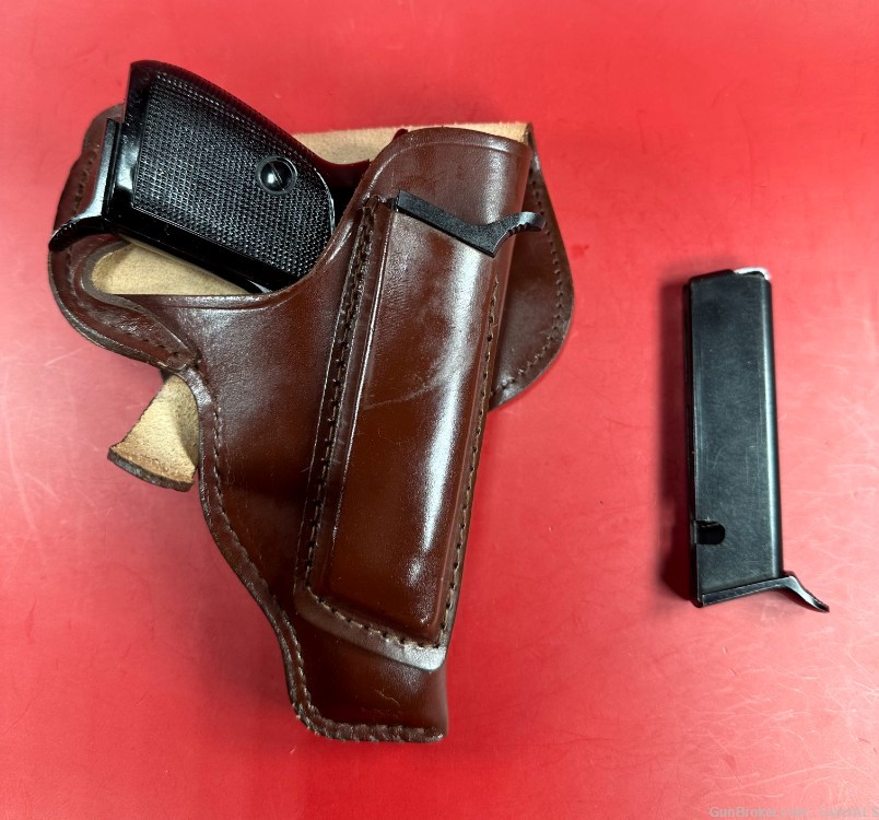 Rare Beretta Model 70 New Puma 32acp 3 mags, holster Excellent condition.-img-2