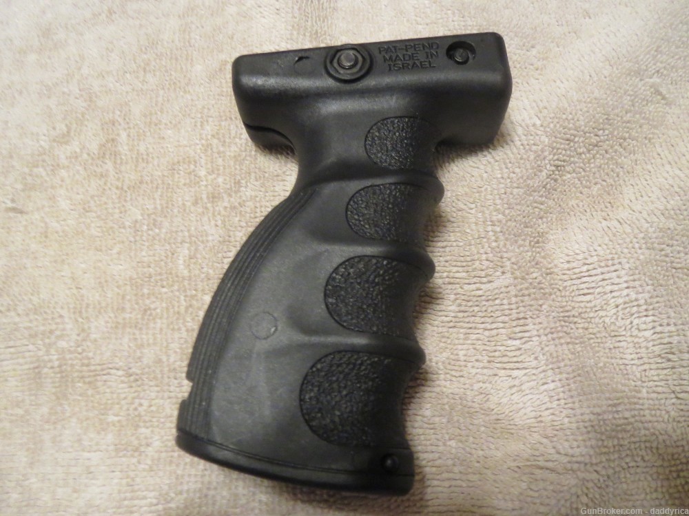 FAB DEFENSE AG-44S Quick Release Ergonomic Foregrip-img-1