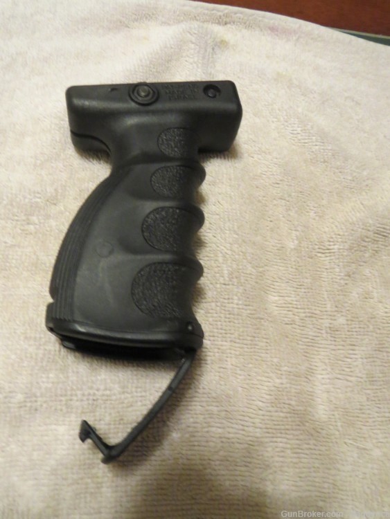 FAB DEFENSE AG-44S Quick Release Ergonomic Foregrip-img-7