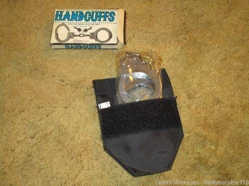 Handcuffs Made By Compass w/Case  -img-0