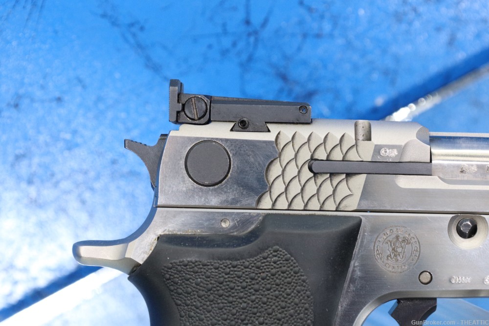 SMITH AND WESSON TARGET CHAMPION 9MM MADE FOR EUROPEAN MARKET S&W 5906-img-34