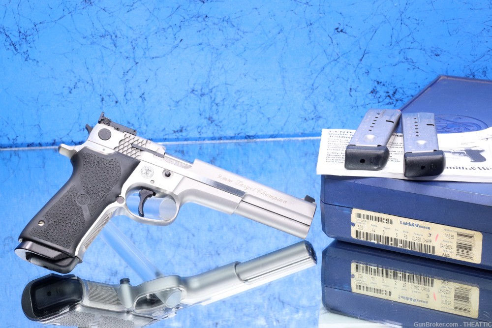 SMITH AND WESSON TARGET CHAMPION 9MM MADE FOR EUROPEAN MARKET S&W 5906-img-61