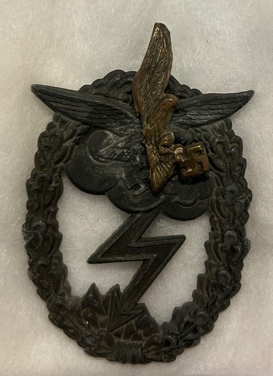 Vintage Original WW2 German Luftwaffe Ground Assault Badge Unmarked -img-1