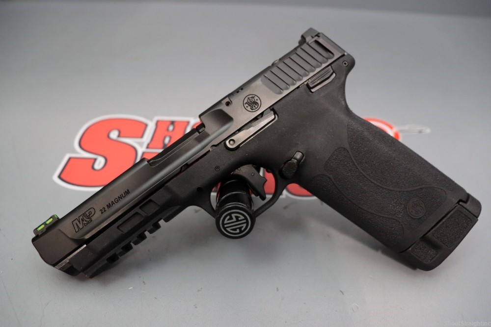 Smith & Wesson M&P 4.5" .22 Magnum w/Box -img-1