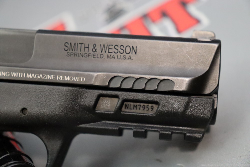 Smith & Wesson M&P9 Shield Compact M2.0 4" 9mm w/Box -img-8