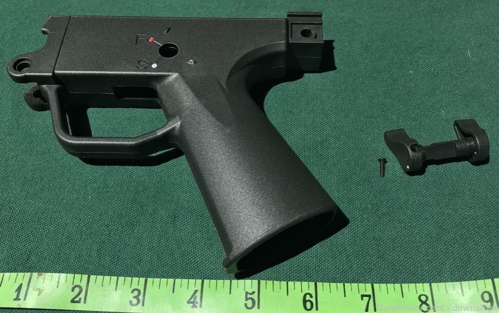 GSG 522 PISTOL GRIP Black Synthetic w/ Safety Switches-img-4