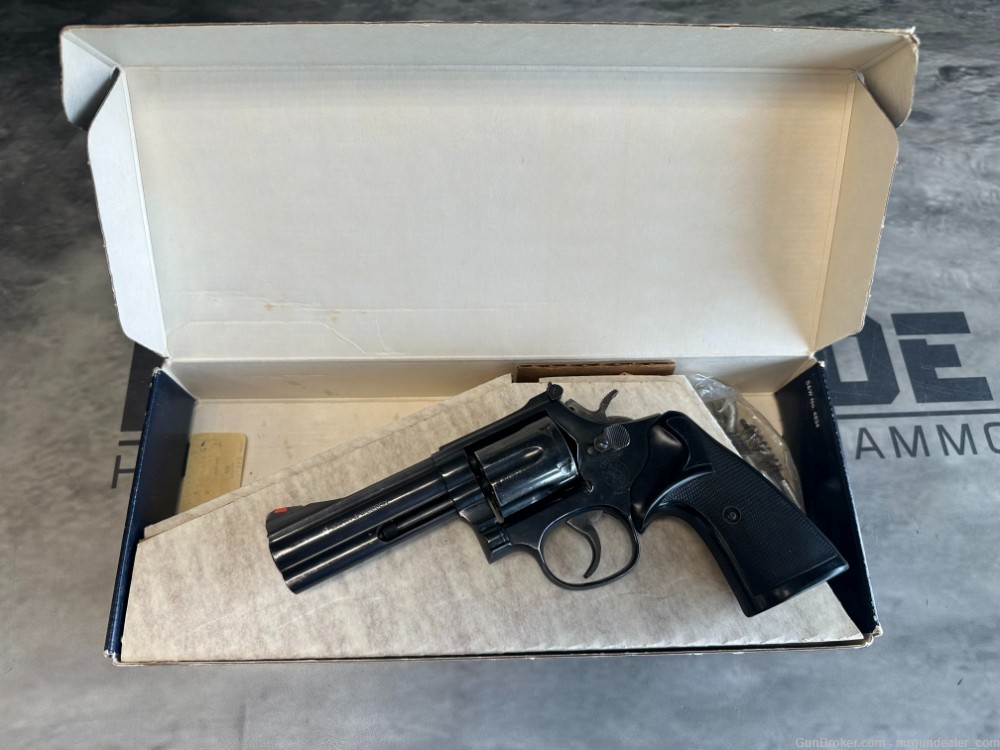 Smith & Wesson 586 No Dash 357 Magnum 4" Blued .357Mag S&W-586 .357-img-0