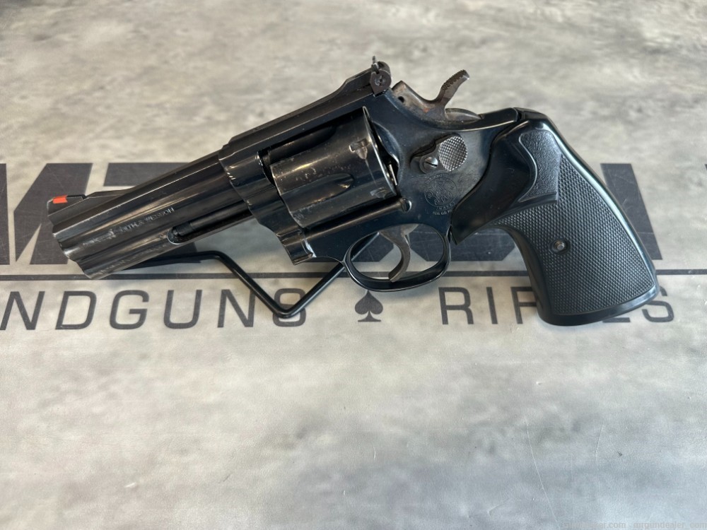Smith & Wesson 586 No Dash 357 Magnum 4" Blued .357Mag S&W-586 .357-img-1