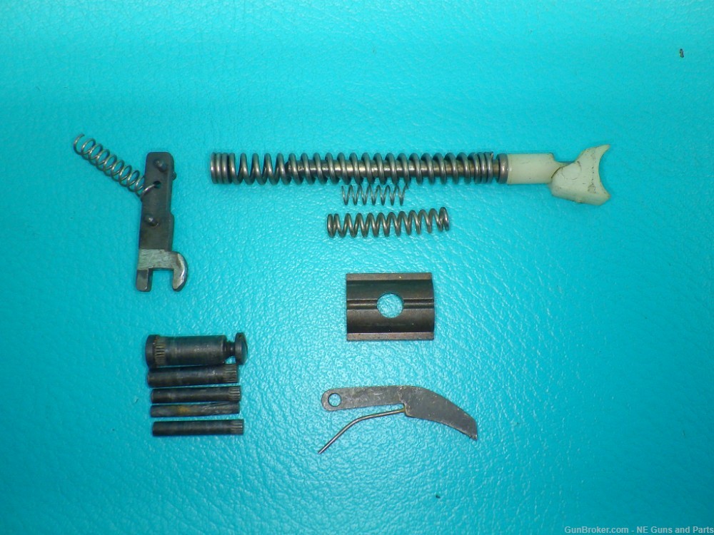 H&R 900 .22lr 4"bbl Revolver Repair Parts Kit-img-2