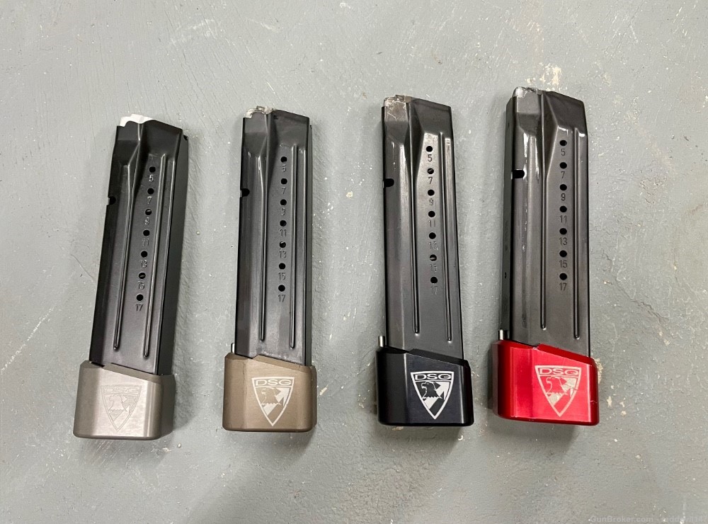 4 Smith and Wesson OEM M&P 9 17 Round Magazines with +5 Taran DSG Base Pads-img-1