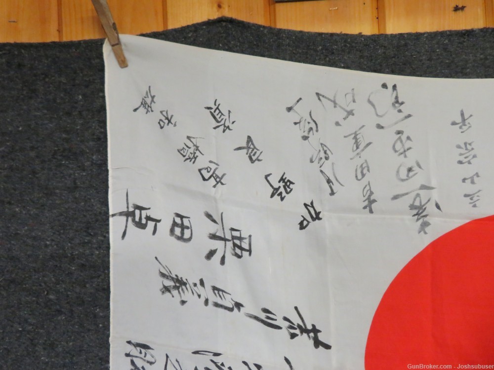 WWII JAPANESE HINOMARU MEATBALL FLAG W/ SIGNED KANJI CHARACTERS-img-1