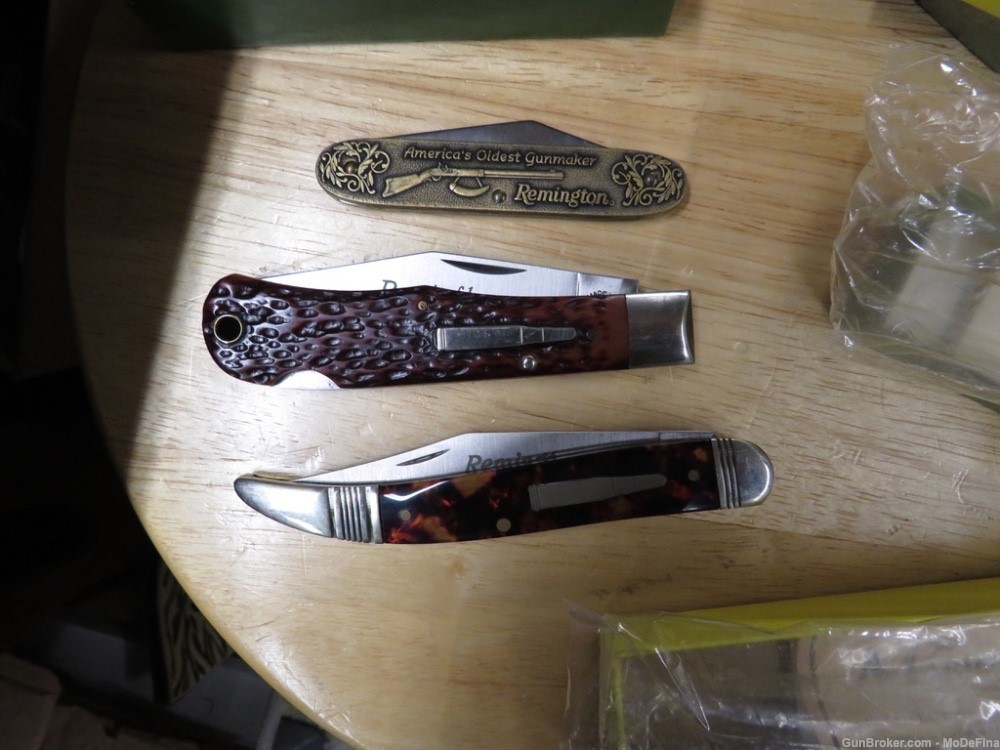 Remington Collector Pocket knives ( Three)-img-0
