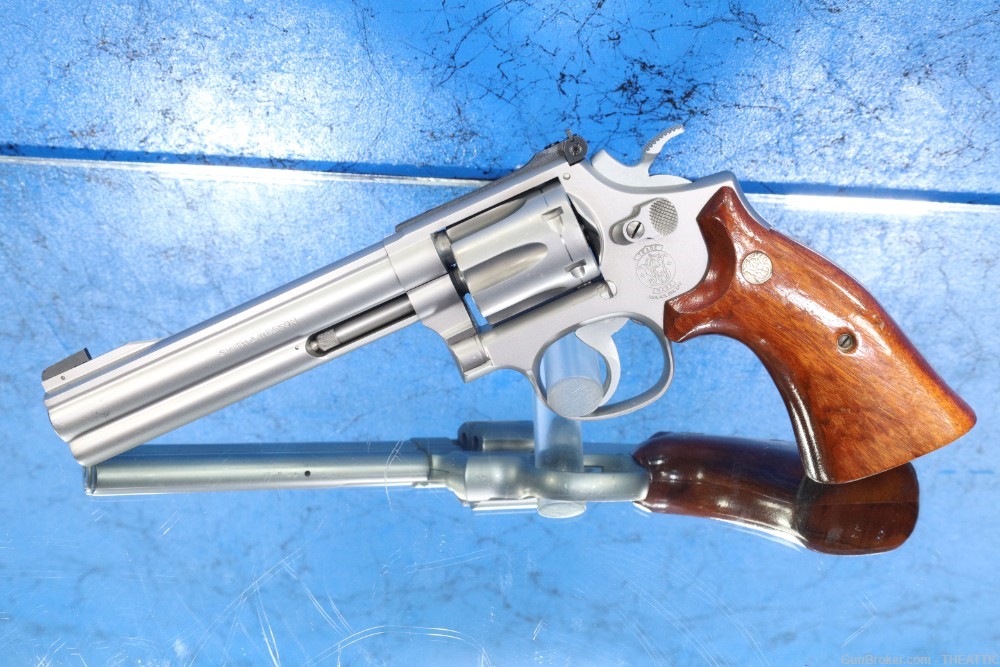 SMITH & WESSON 617 22LR TARGET CHAMPION MADE FOR EUROPE 3T'S -img-1