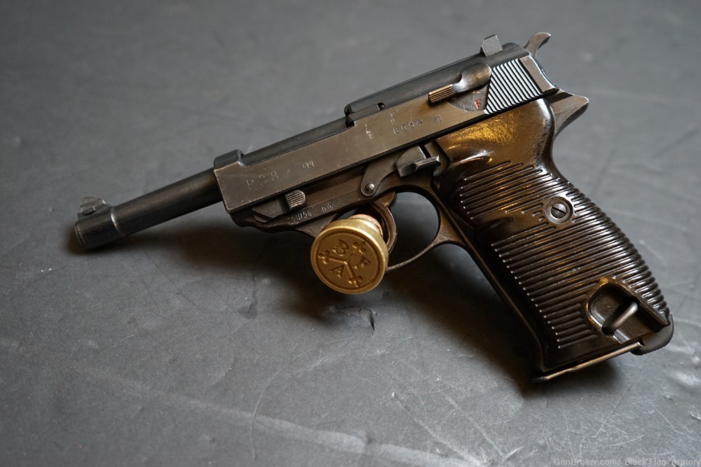 Spreewerk P38, Walther P.38, 9x19mm Para, 2 mags, wood grip, blued, 1942-img-1