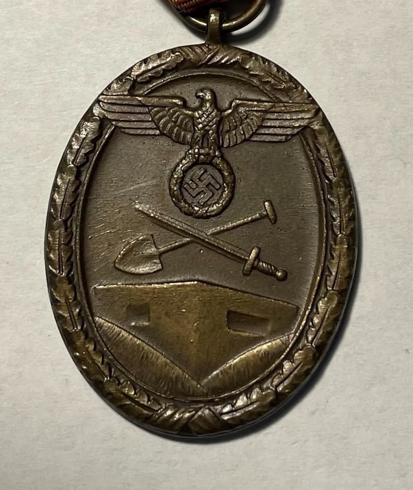  W.W. II. German Eastern Medal, “West Wall” Medal-img-2