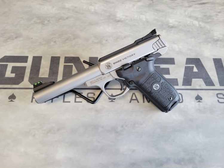 Smith & Wesson SW22 Victory .22 Long Rifle 5.5" SW22-Victory S&W 22LR -img-1