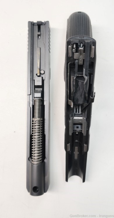 LNIB Glock 40 Gen4 MOS Long Slide 10mm Pistol 3 mags Black Optics Ready-img-3