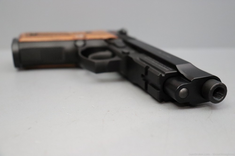 Beretta M9A1 9mm 4.9" w/case -img-14