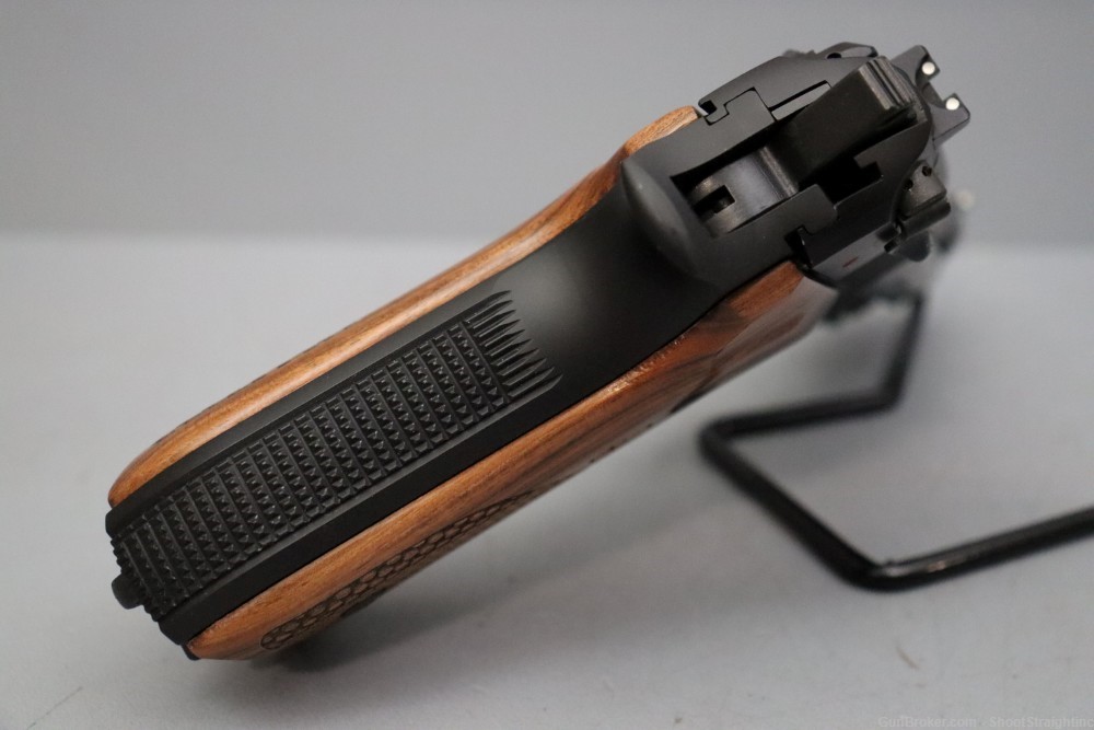 Beretta M9A1 9mm 4.9" w/case -img-9