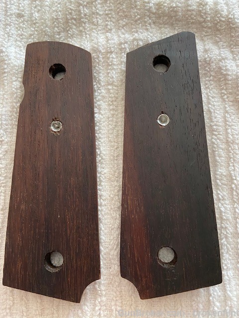 1911 plain wood grips -img-0
