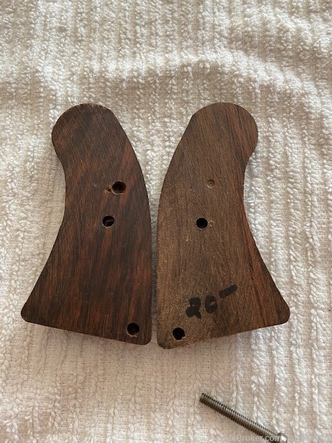 revolver wood grips-img-1