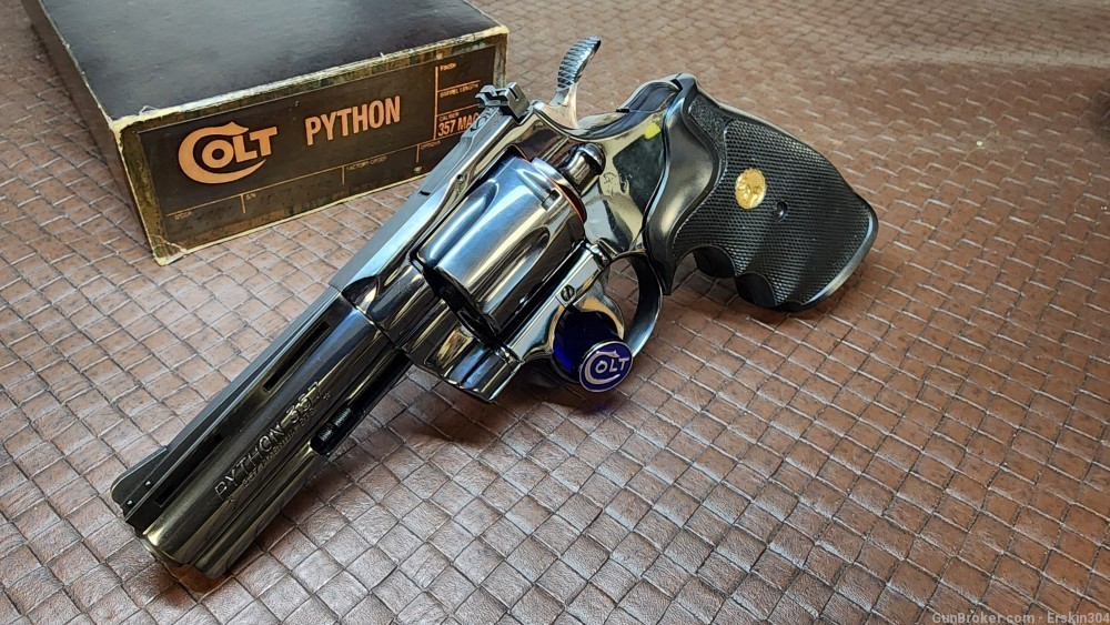 1976 Colt Python 357mag 4inch blue w/box excellent -img-2