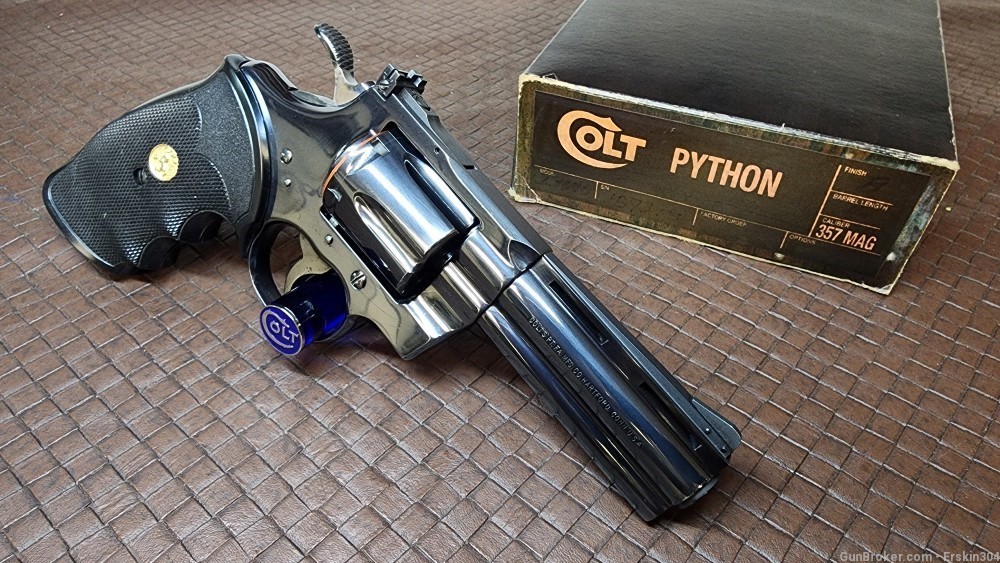 1976 Colt Python 357mag 4inch blue w/box excellent -img-1