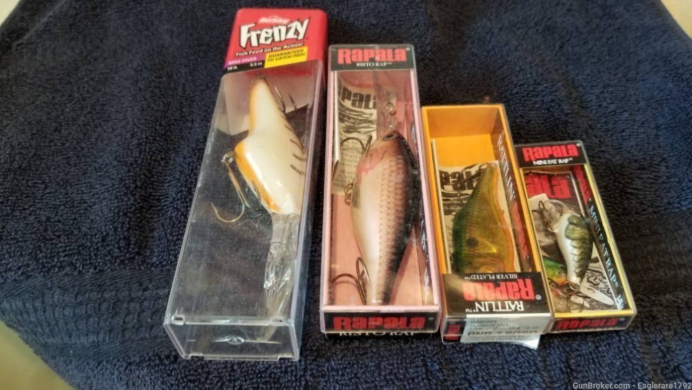 Assorted 4 pack of fresh water fishing lures. -img-0
