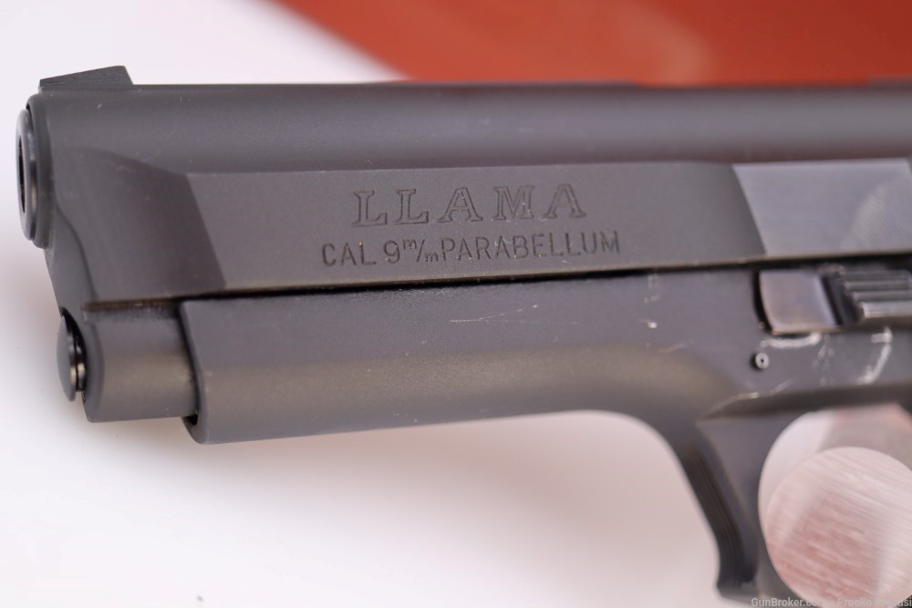 Llama M82 Spanish military sidearm -img-5