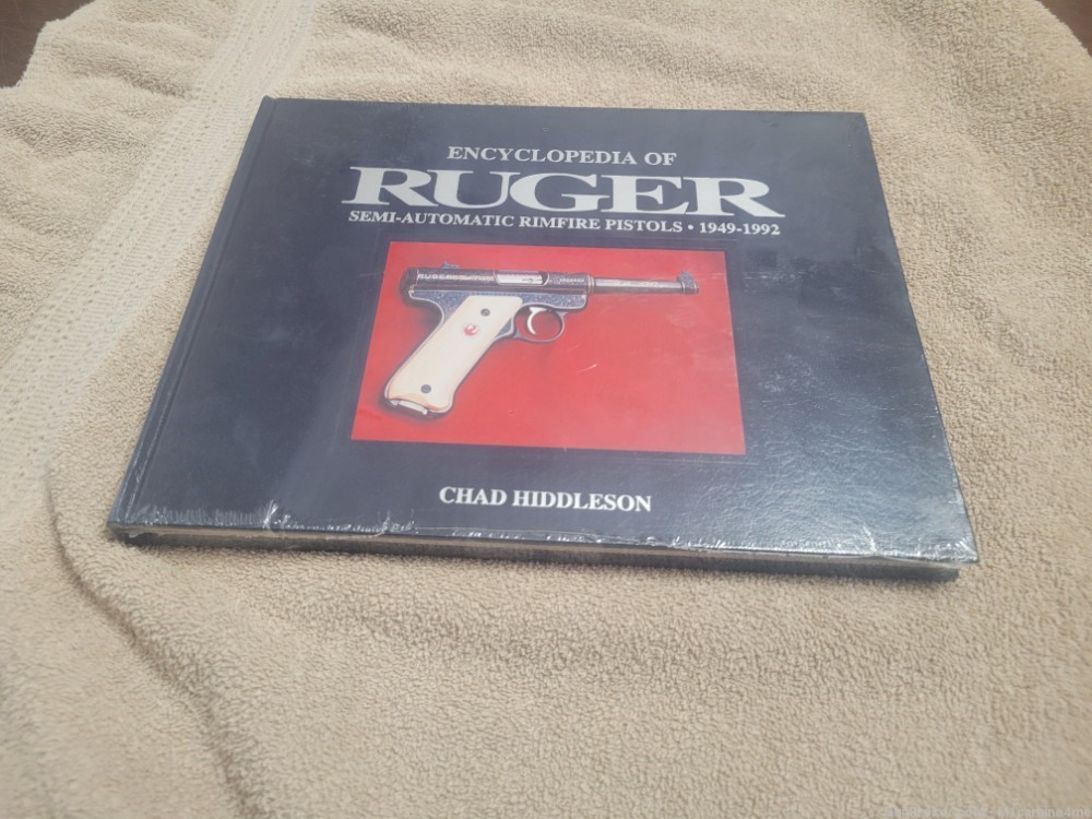 Encyclopedia of Ruger pistols 1949-1992 Chad Hiddleson mark 1 / II 22LR-img-0