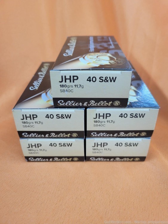 250 rds Sellier and Bellot S&B 40 S&W 180 grain JHP Jacketed Hollow Point-img-0