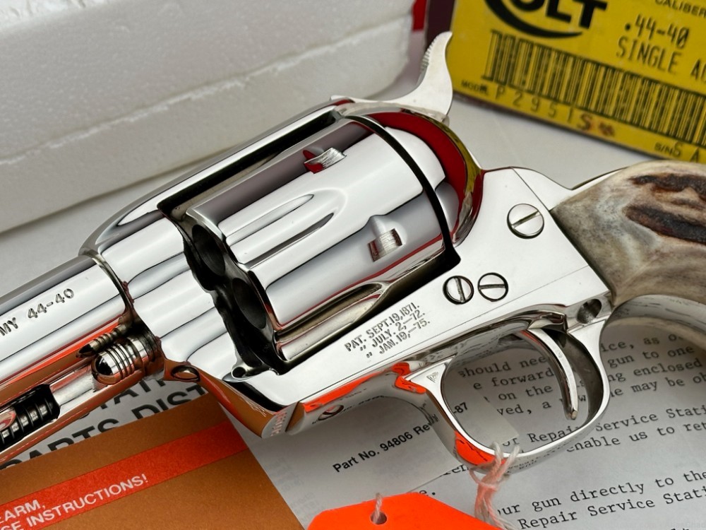 UNTURNED 1989 Colt SAA 5 1/2" Nickel 44-40 WIN *FACTORY RED STAGS* NIB!-img-3