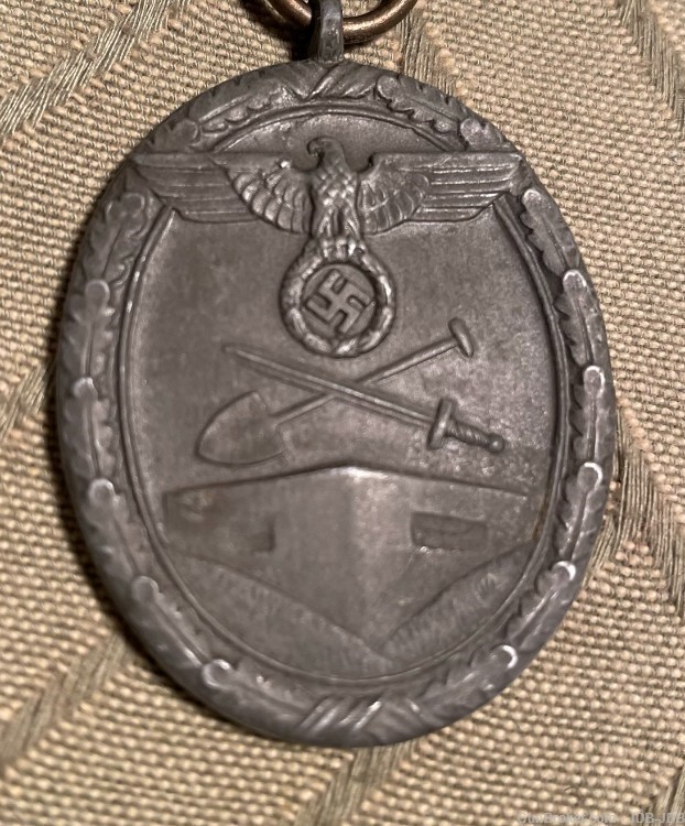  W.W. II. German Eastern Medal, West Wall Medal, Complete-img-2