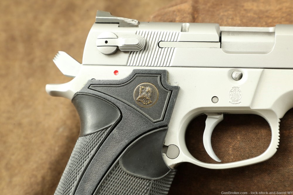 Smith & Wesson 4003 .40 S&W Semi-Automatic DA/SA Stainless Pistol-img-15