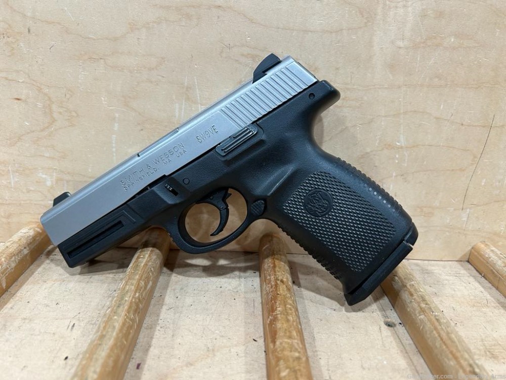 SMITH & WESSON SW9VE 9MM W/EXTRA MAG 25184 SOLD IN STORE-img-1