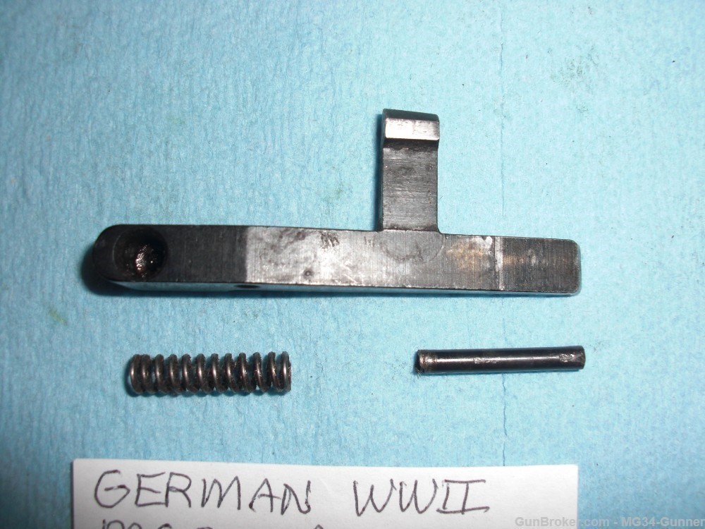 German WWII MG34 Buffer Latch Set w/ "bhy" Mfg. Code-img-2