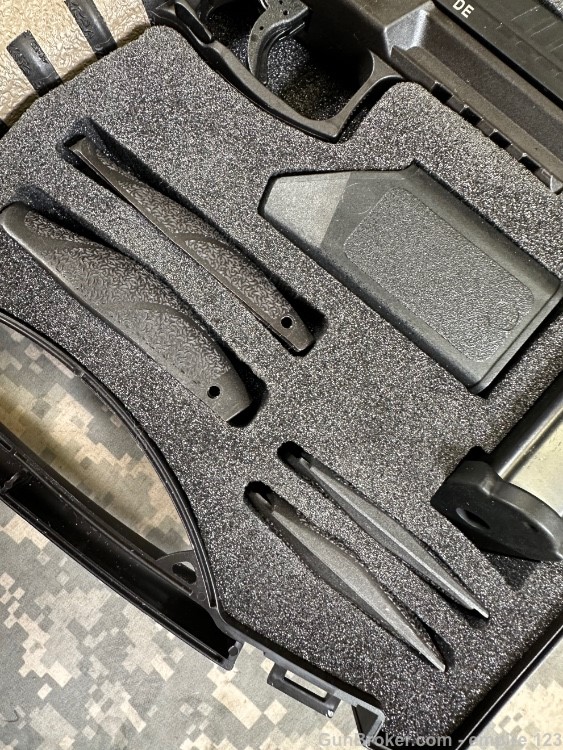 Heckler & Koch VP9 9mm 4.09" H&K  - Factory Box! HK-img-4