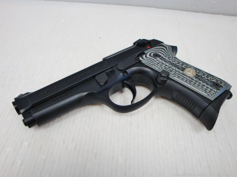 Wilson Combat Beretta 92G Compact Carry 9mm Pistol Blue Like New in Box -img-19