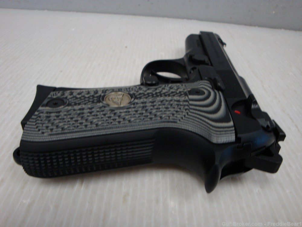 Wilson Combat Beretta 92G Compact Carry 9mm Pistol Blue Like New in Box -img-17