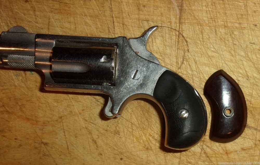 NAA .22LR MINI REVOLVER GRIPS & SCREW ASSEMBLY-img-3