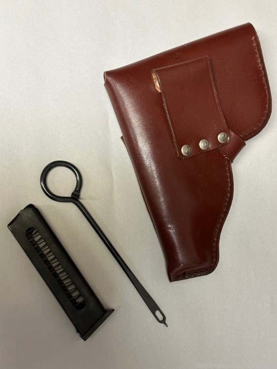 EAST GERMAN  MAKAROV LEATHER HOLSTER WITH SPARE MAGAZINE.-img-1