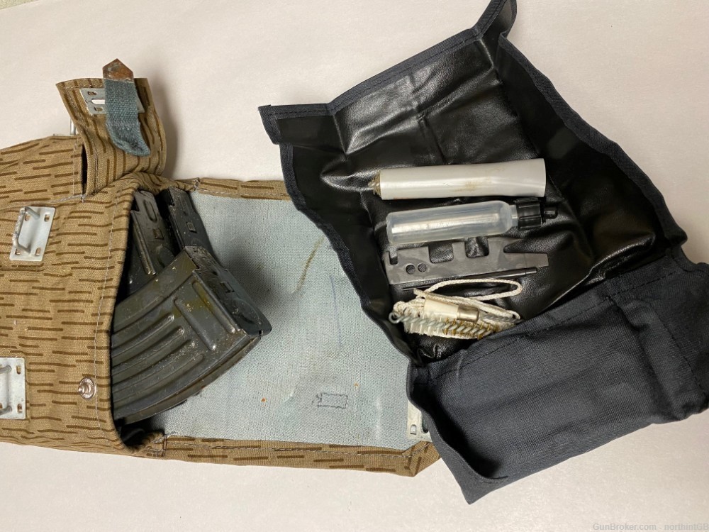 SET OF 4 AK47 30 RD MAGAZINES WITH EAST GERMAN CAMO POUCH AND CLEANING KIT.-img-2