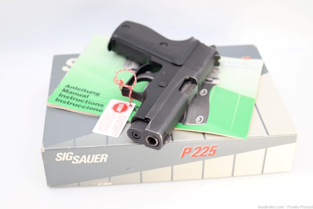 Sig Sauer P225 german made factory box spare magazine and manual -img-7